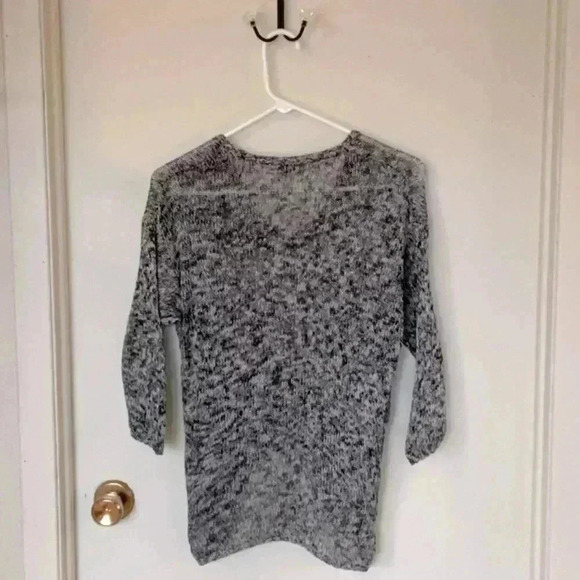 Babaton Aritzia Linen  and Silk Blend V-Neck Sweater in Size XS - Picture 3 of 4